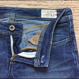 DIESEL LOWKY B.C # 0089L FLARE  JEANS SIZE 29/L 32